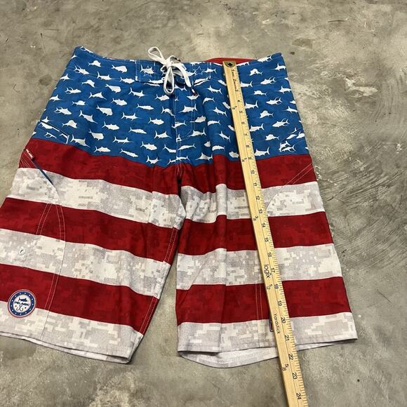 Pelagic Sharkskin Board Shorts Mens Size 32 11.5” Inseam America Flag Drawstring - Picture 4 of 7